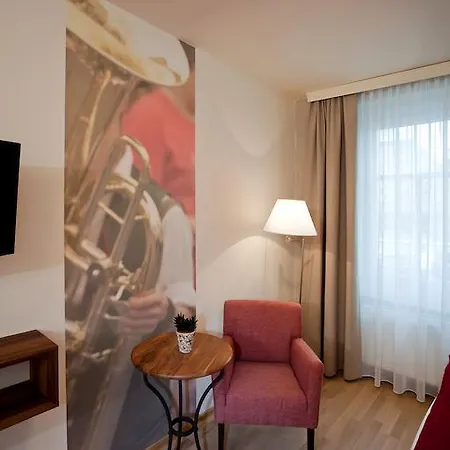 Konukevi Restaurant Zum Brauhaus Hartberg