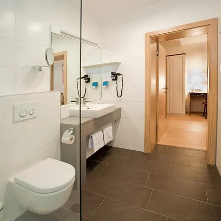 Konukevi Restaurant Zum Brauhaus Hartberg