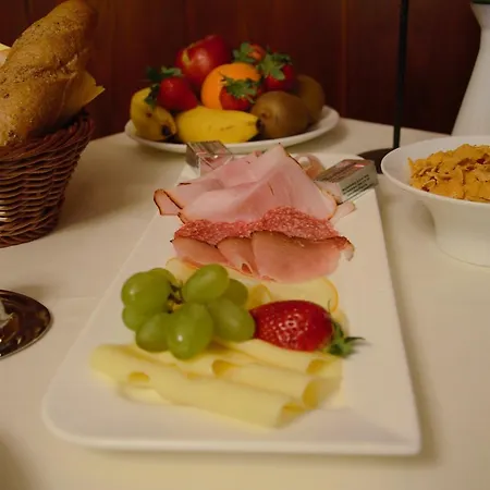 Konukevi Restaurant Zum Brauhaus